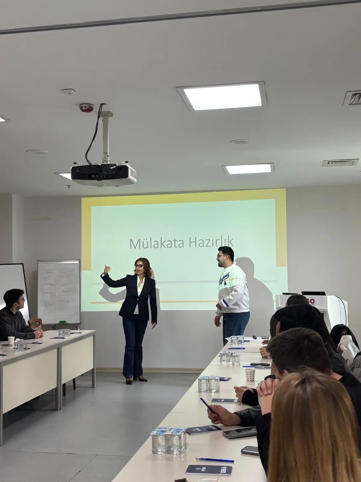 Mülakatta Fark Yarat Eğitimi – Uygulamalı Mülakat Becerileri Programı